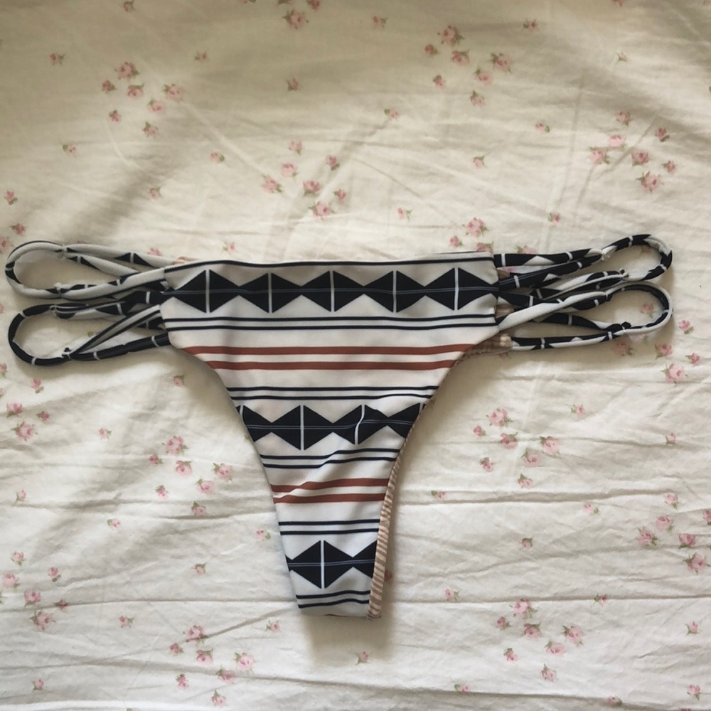 Acacia bottoms